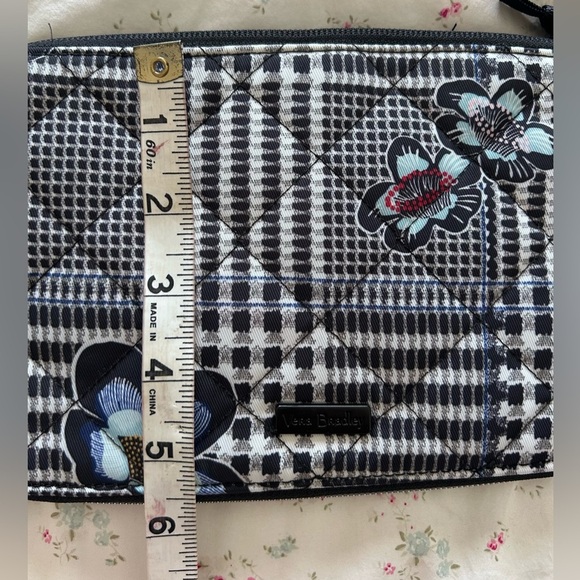 Vera Bradley RFID On theGo Wristlet Bradford Plaid Performance Twill Floral Gray - Picture 2 of 5